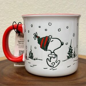 NWT- Snoopy “Let it Snow” Stoneware Christmas Mug with Red Handle 21 Oz